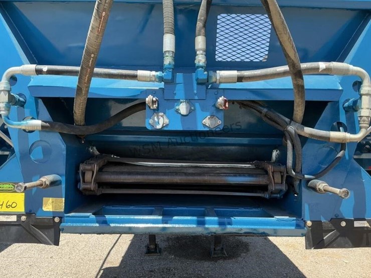 2020-versa-v-bottom-spreader-trailer-image-16