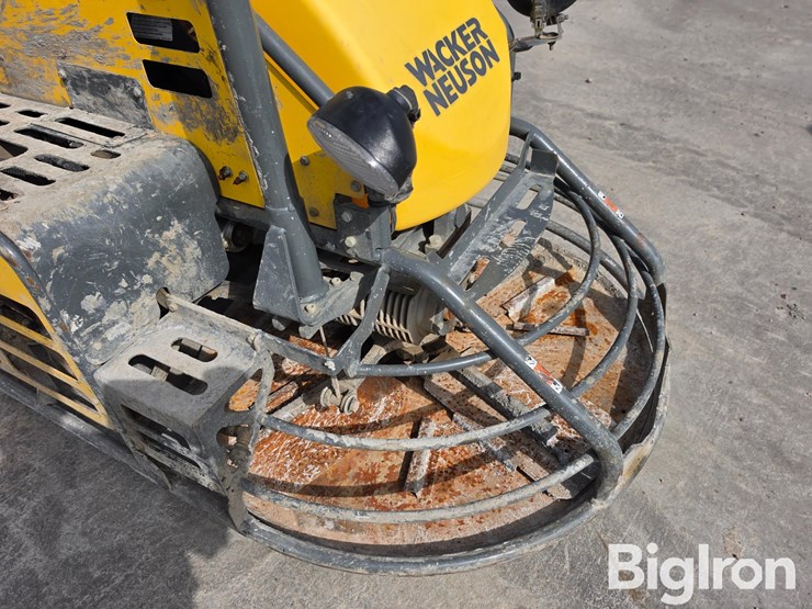 wacker-neuson-crt36-ride-on-trowel-image-13
