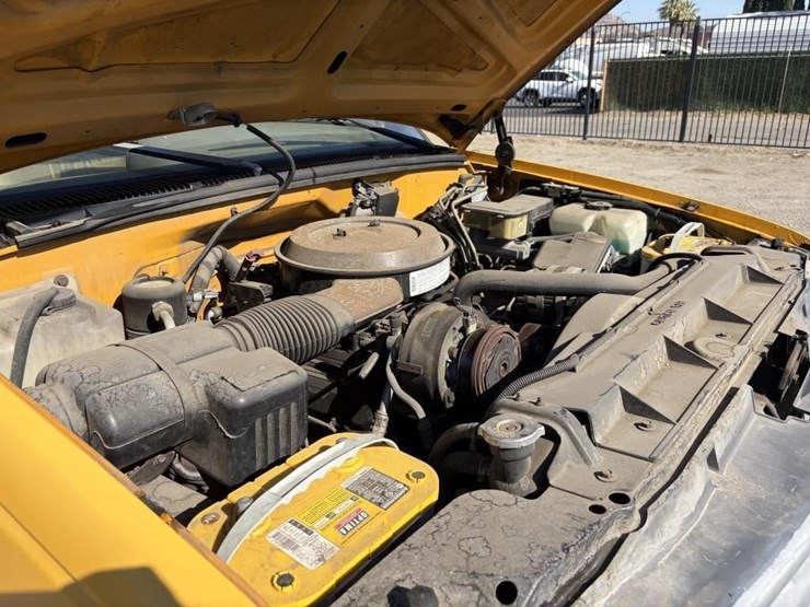 1995-chevrolet-cheyenne-3500-image-8