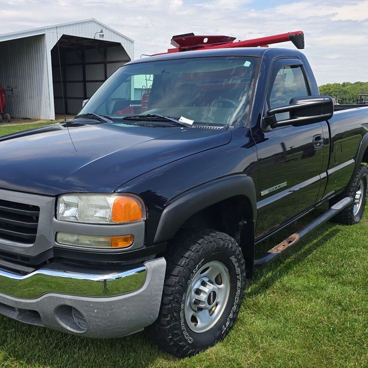 2006 GMC 2500HD Pick Up Truck, 117,797 miles, 2nd owner, Gas, Single Cab, 4wd, 6.0 Vortec, Check Engine Light is on but has been on several years, Bench Seat, Crank Windows, VIN- 1GTHK24U16E242717