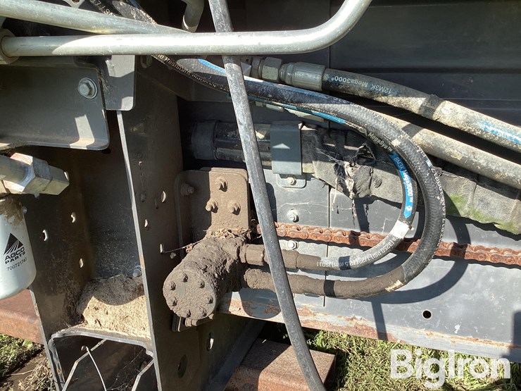 2015-massey-ferguson-5300-image-17
