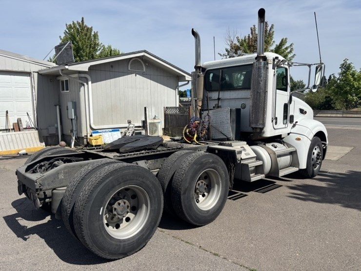 2007-peterbilt-386-image-5