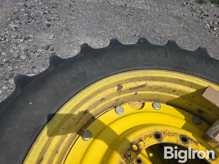john-deere-380-image-12