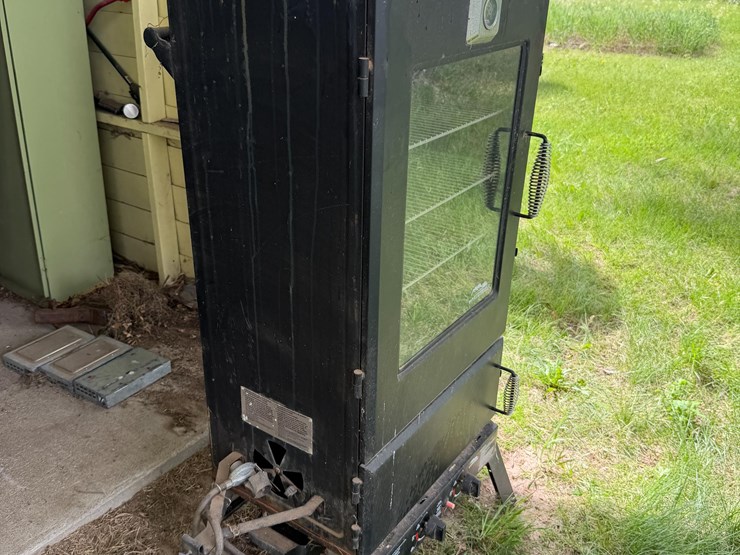 master-built-smoker-image-3