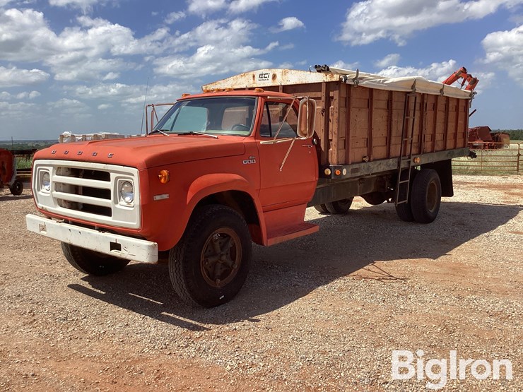 1975-dodge-d600-image-1