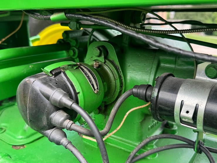john-deere-70-image-35