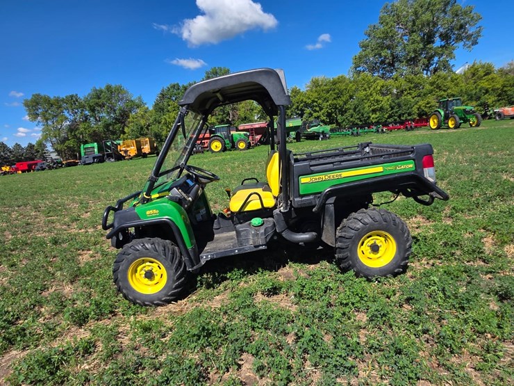 john-deere-gator-image-8