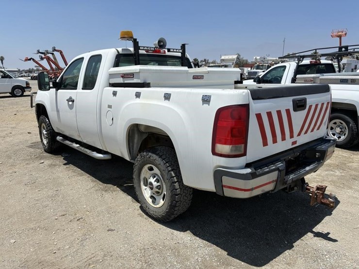 2012-gmc-sierra-2500-image-4