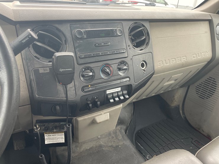 2010-ford-f250-xl-image-36