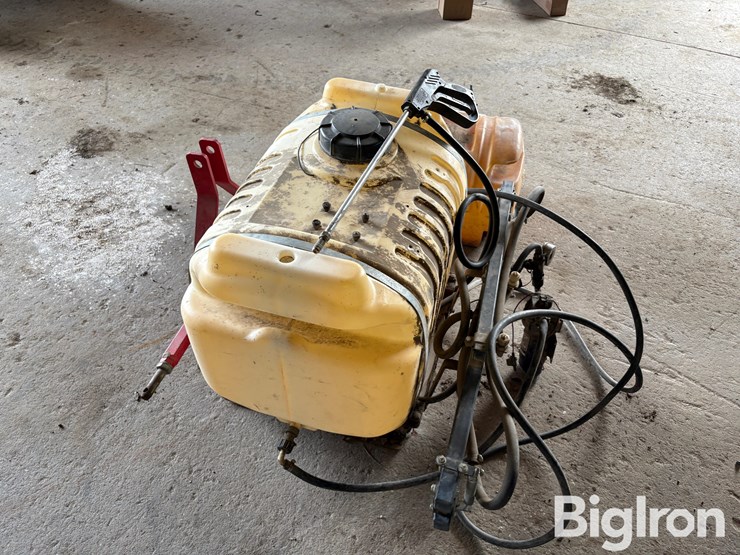 40-gal-3-pt-sprayer-w/8'-boom-&-24-gal-tank-image-4