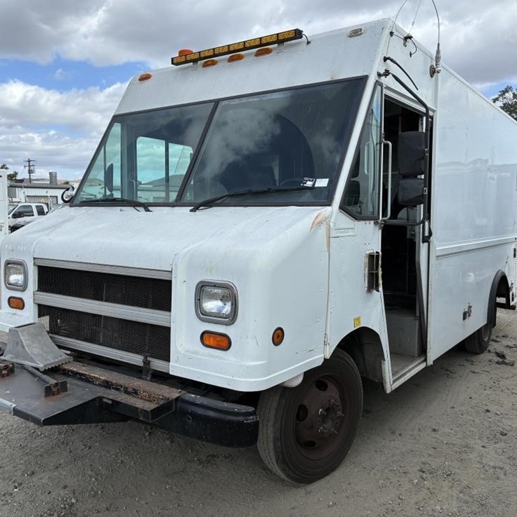 2002 WORKHORSE P42