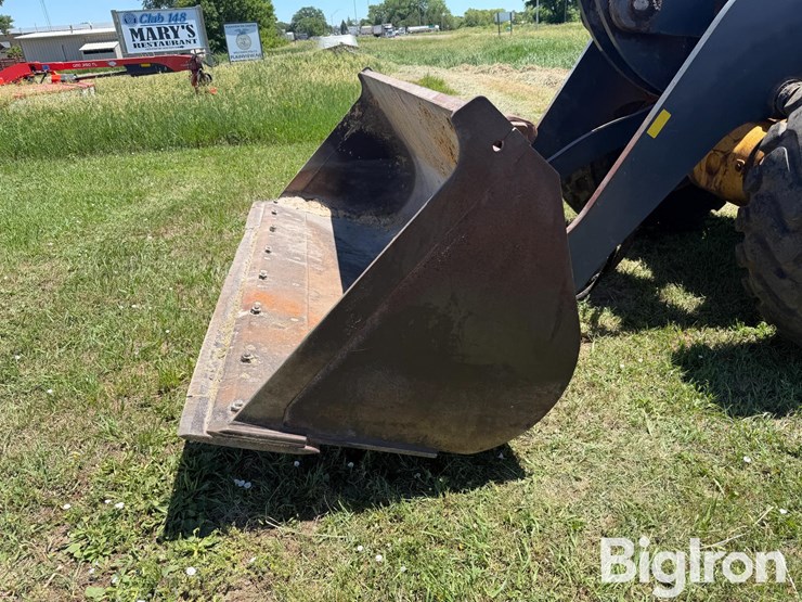 2013-deere-624k-image-9