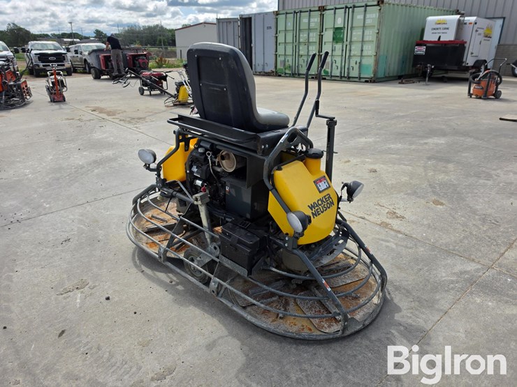 wacker-neuson-crt36-ride-on-trowel-image-5