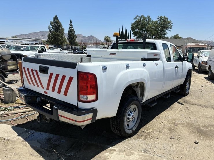 2012-gmc-sierra-2500-image-3