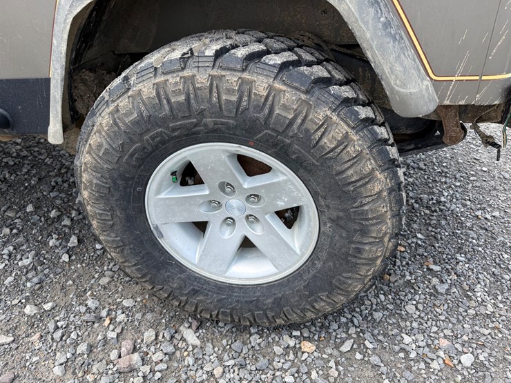 1988-jeep-wrangler-image-16