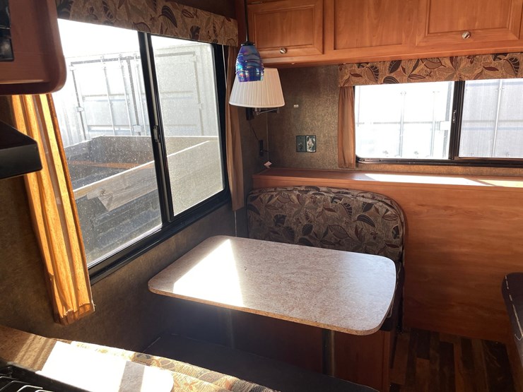 #2859-•-2016-shasta-oasis-tandem-axle-camper-(has-wi-title)-image-30