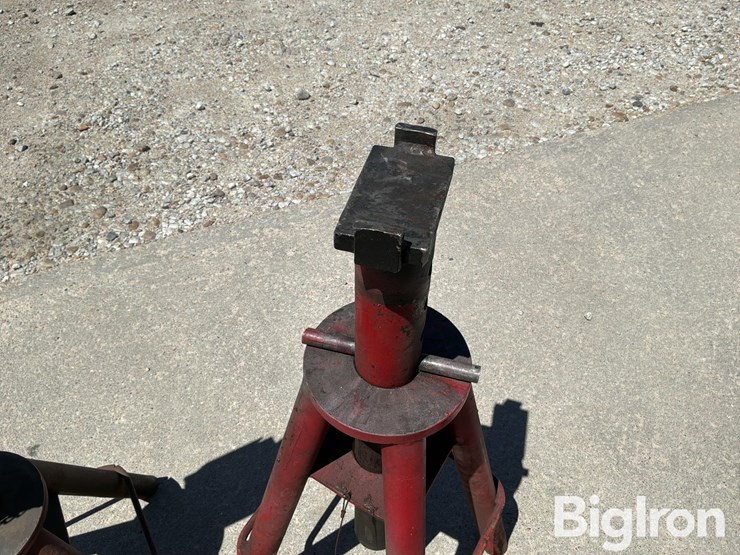 heavy-duty-jack-stands-image-11