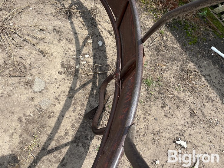 round-bale-feeder-image-10