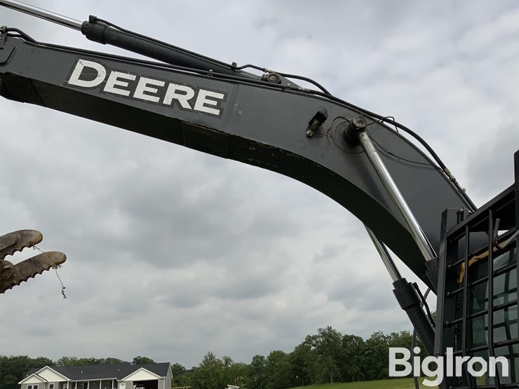 2007-deere-240d-lc-image-11