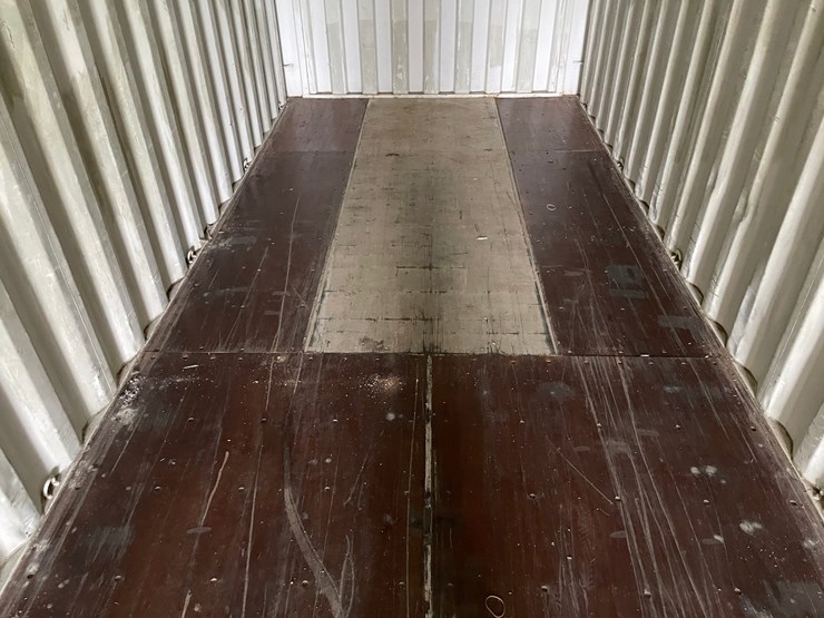 #2083-•-40'-standard-height-shipping-container-image-10