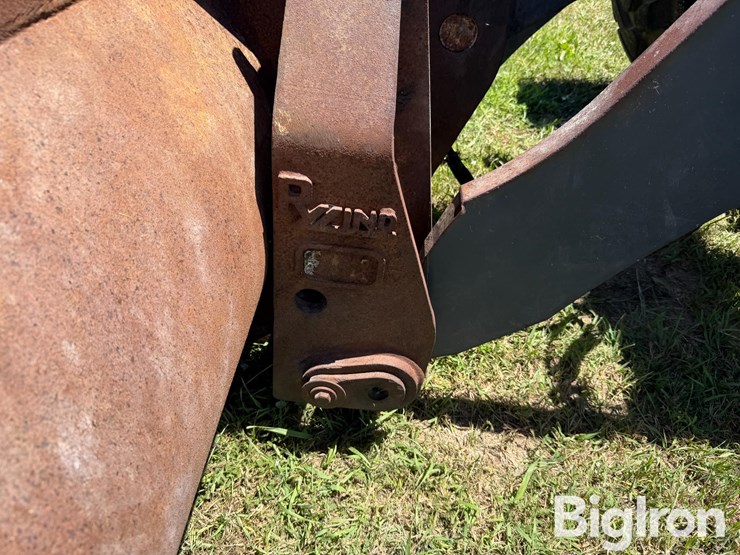 2013-deere-624k-image-18