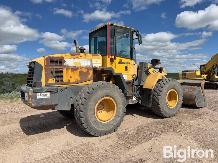 2005-komatsu-wa250-5l-image-5