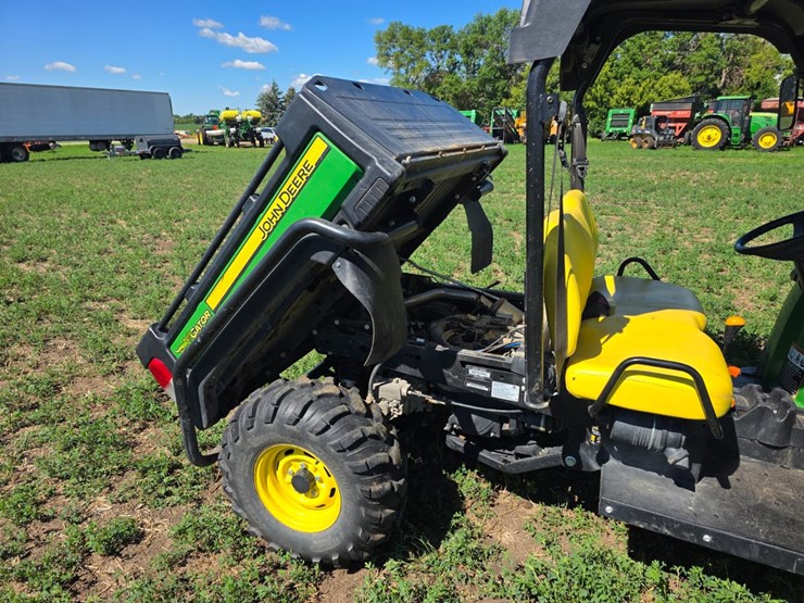 john-deere-gator-image-9