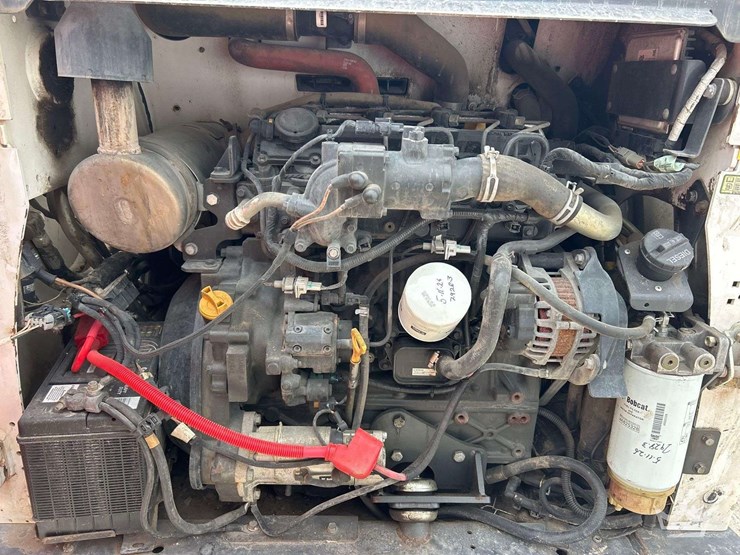 2021-bobcat-t740-image-7