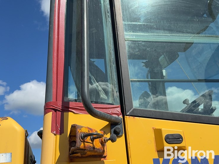 2005-komatsu-wa250-5l-image-20
