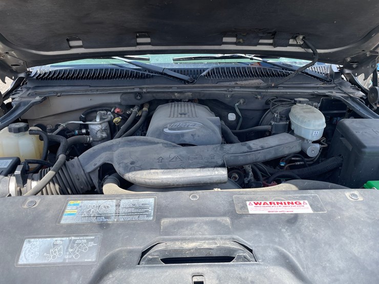 2003-chevrolet-tahoe-image-24