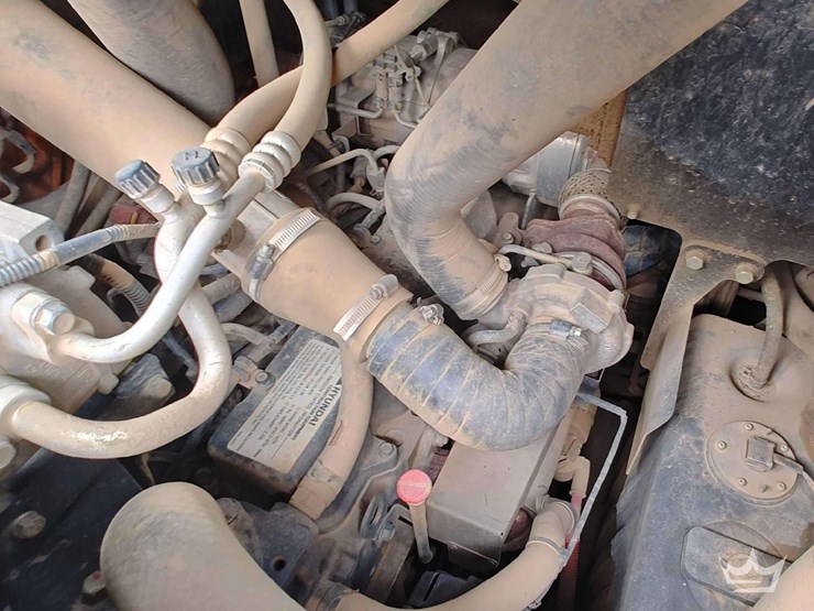2024-hyundai-ht100v-image-11