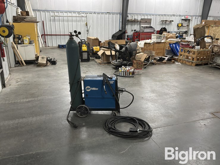 miller-millermatic-251-wire-welder-image-4