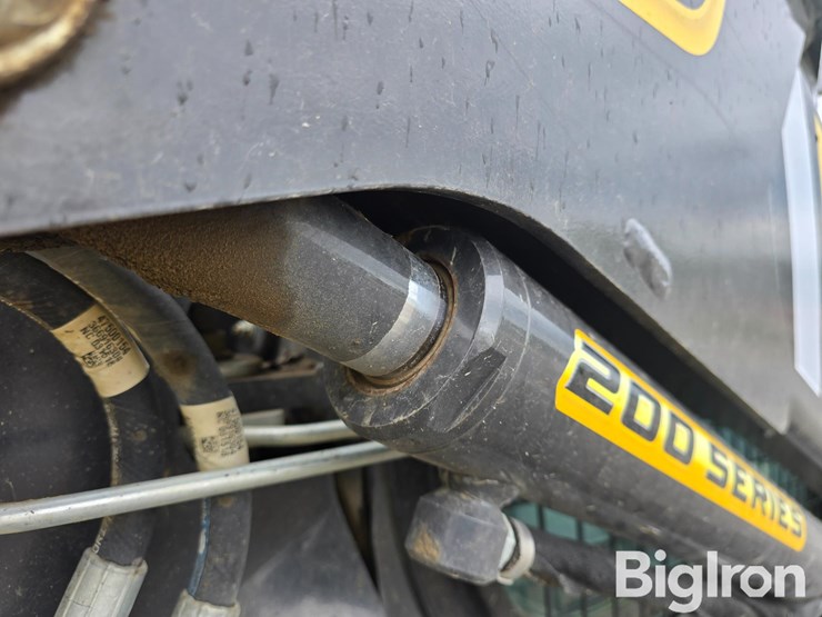 2018-new-holland-l228-image-17