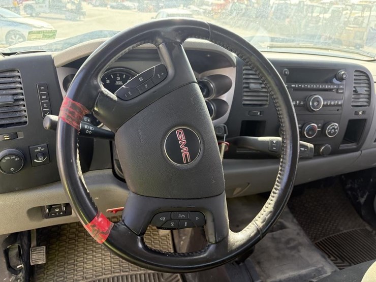 2012-gmc-sierra-2500-image-14