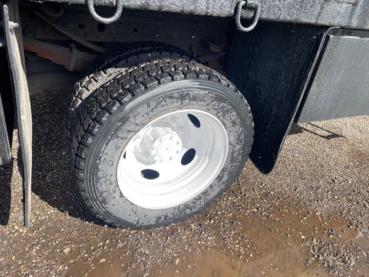 2005-ford-f550-xl-image-18
