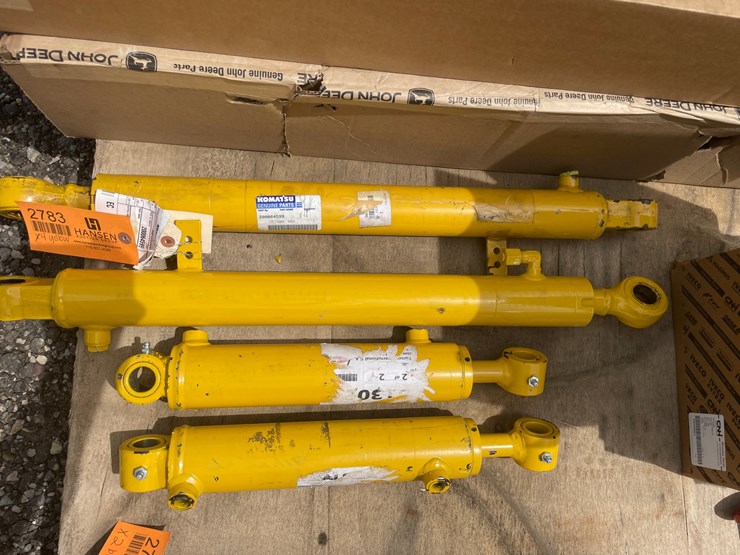 #2783-•-(4)-komatsu-rams-image-1
