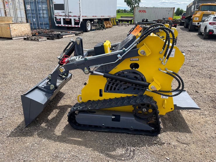 #2823-•-2026-landhero-mini-skid-steer-loader-image-6