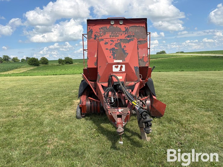 hesston-4700-image-2