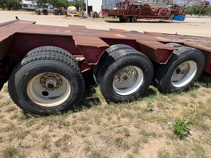 1981-aztec-45'-x-96"-image-7