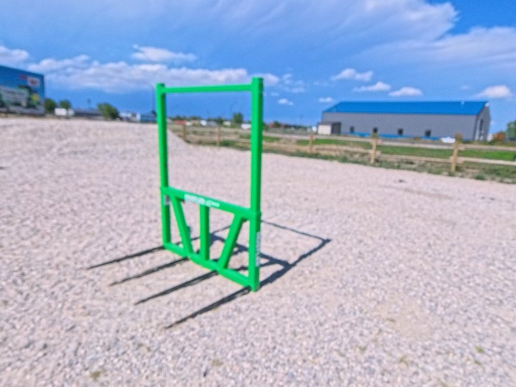 #1047-•-hustler-lift-max-bale-spear-image-9