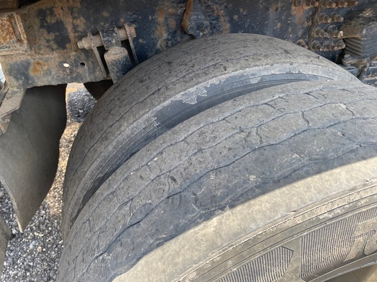 #2872-•-2006-freightliner-quad-axle-dump-truck-(title-in-delay)-image-22