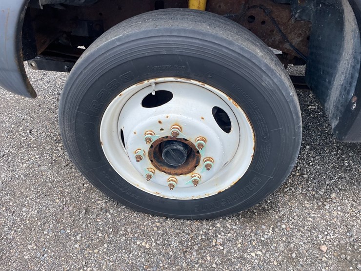 1999-ford-f550-image-9