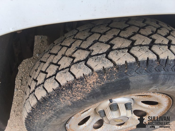 2010-chevrolet-1500-image-15
