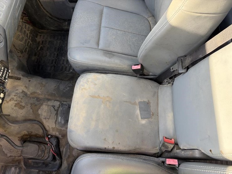 2011-ford-f250-image-16