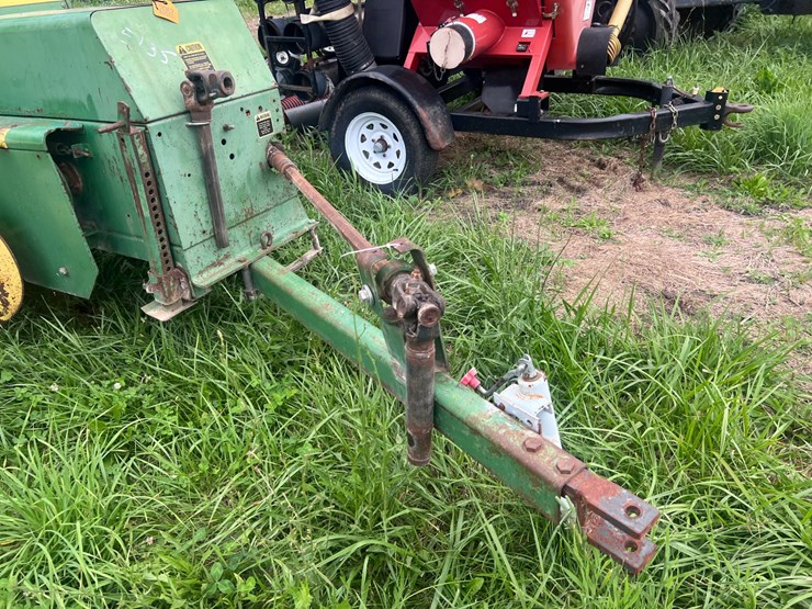 john-deere-334-image-4