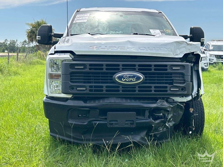 2023-ford-f250-image-24