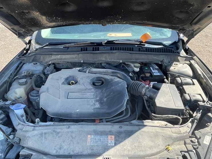 #2789-•-2016-ford-fusion-se-sedan-(has-wi-title)-image-17