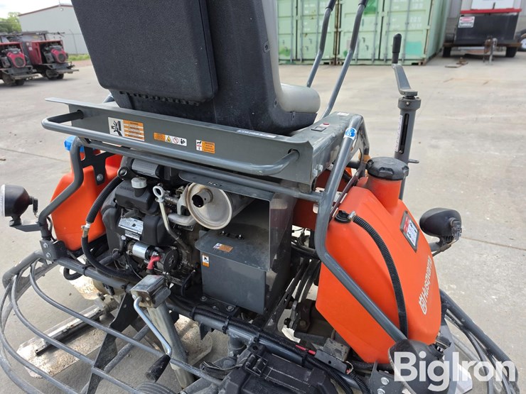 husqvarna-crt36-ride-on-trowel-image-19