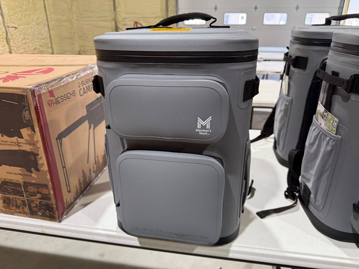 #49797-•-unused-member-mark-backpack-cooler-image-2