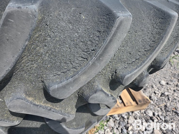 john-deere-380-image-9